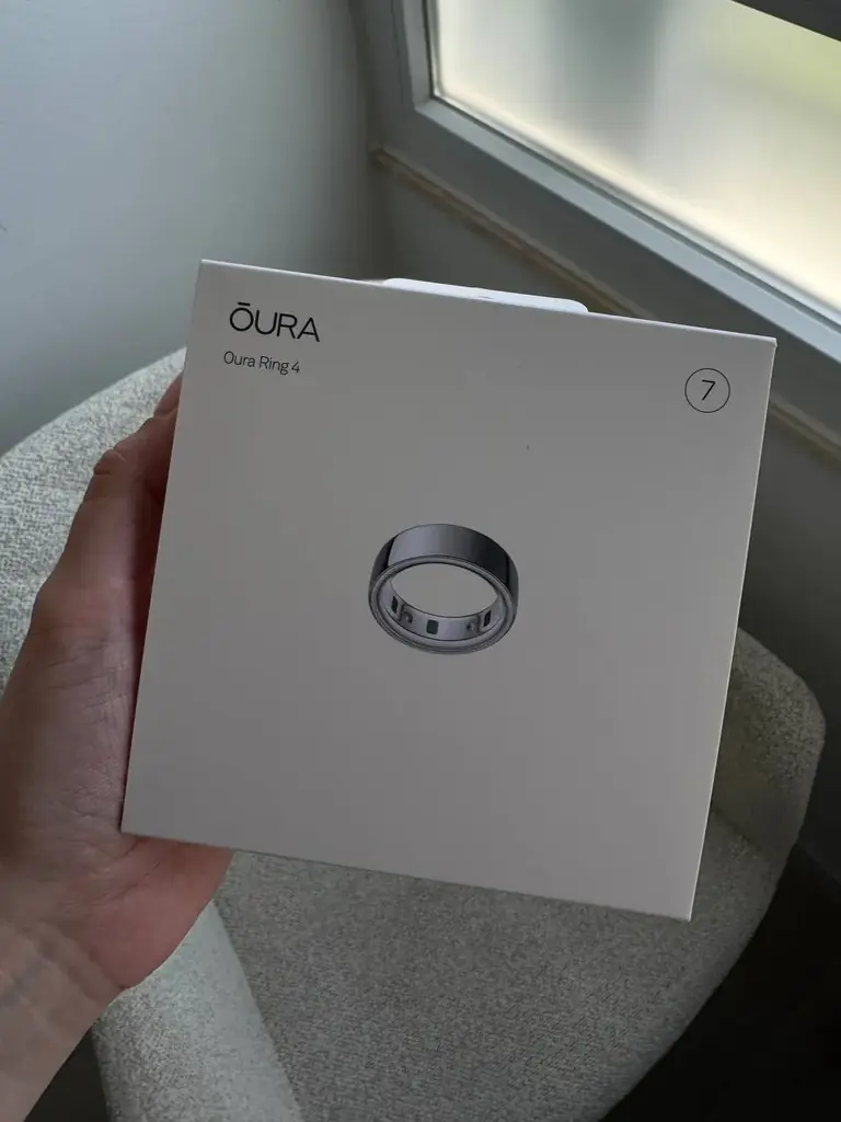 Продам новое запакованное кольцо OURA в размере 7.