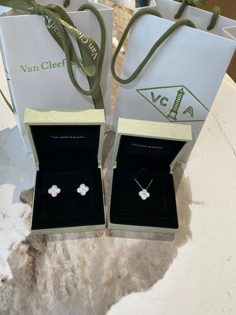 Продам набор, кулон +серги. 300аед