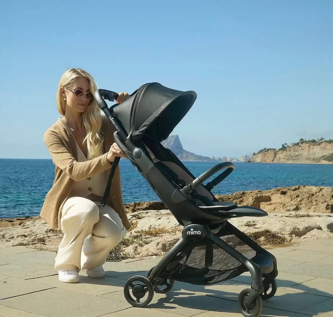 Продаю стильную и компактную коляску Mima Miro 🤍 Идеальна для города и путешест
