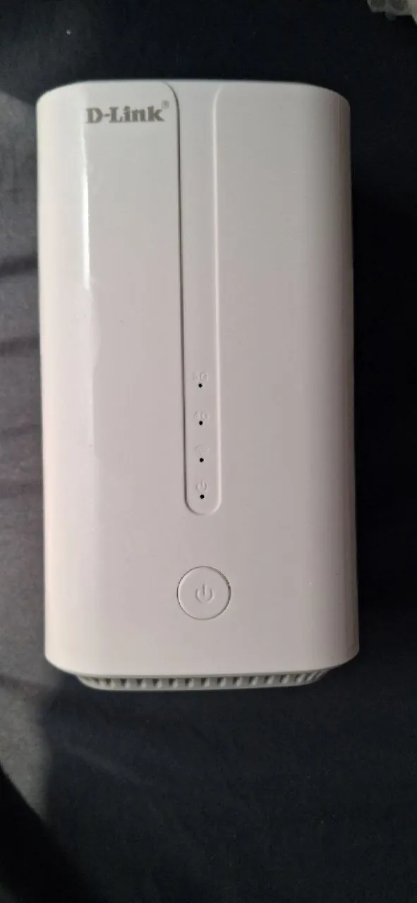 Продаю свой роутер, почти новый/ в хорошем состоянии D-Link DWR-2000M 5G Wireles
